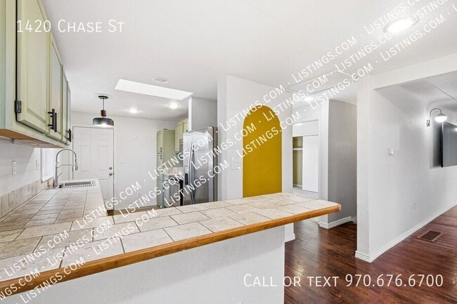 Building Photo - 1420 Chase St