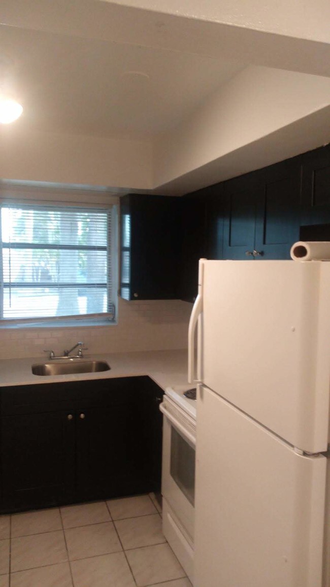 Building Photo - 4152 SW 24th Ct