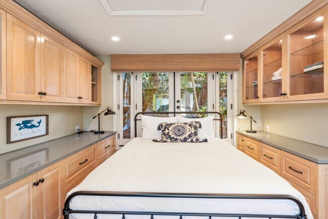 Building Photo - Stunning, Luxury La Jolla Shores Location with Panoramic Ocean Views!!