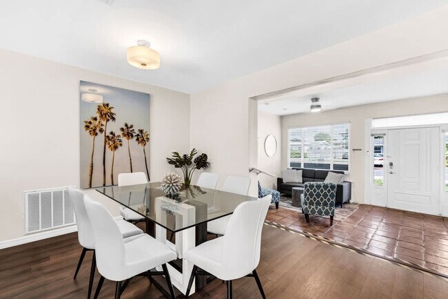 Building Photo - 3624 SW 22nd St