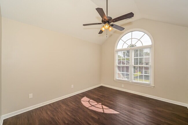 Building Photo - 4340 Cambridge Dr
