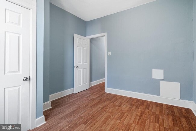 Building Photo - 447 N Wilton St