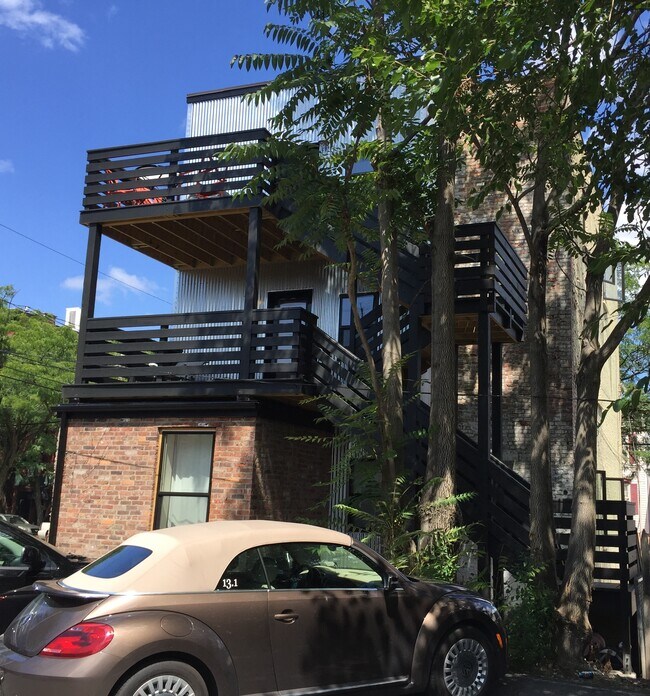 Building Photo - 104 Ferry St