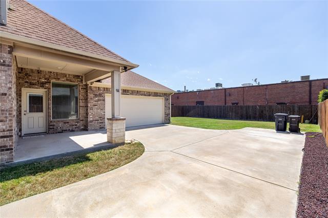 Building Photo - 5500 Ledgestone Dr