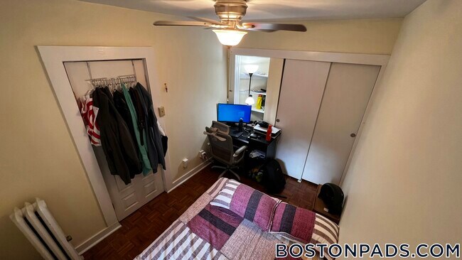 Building Photo - 70 Joy St