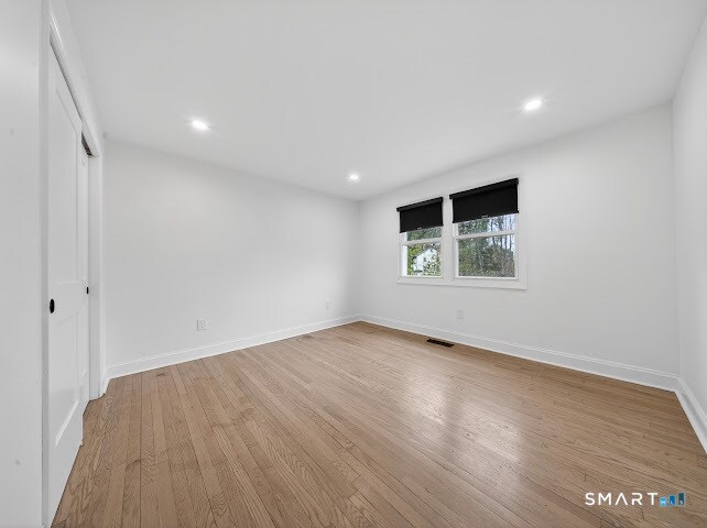 Building Photo - 20 Oakridge Rd