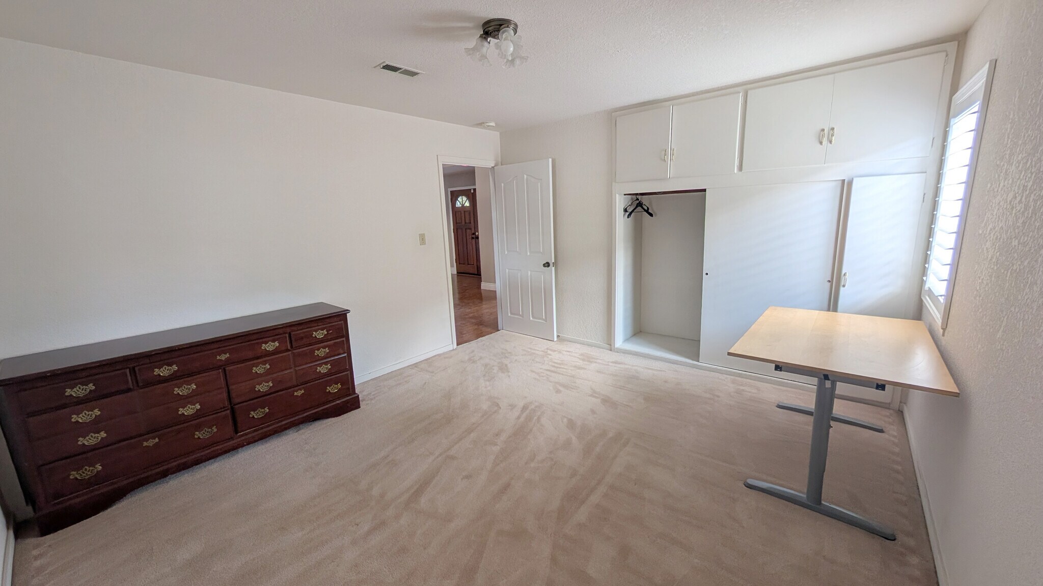 Building Photo - 559 Cherry Way