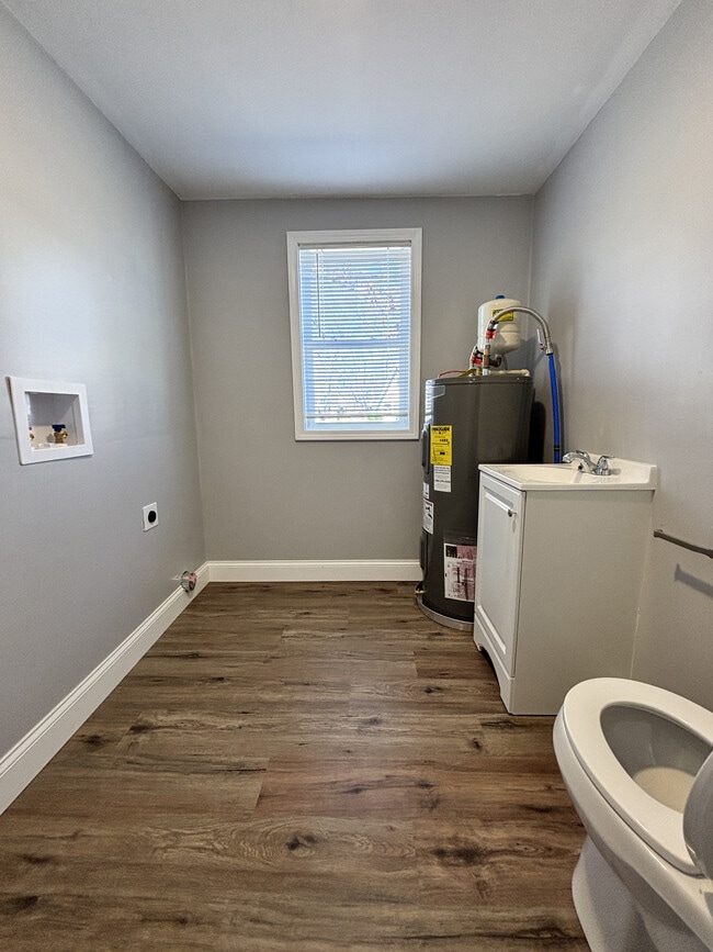 Building Photo - 43 Swiss Dr