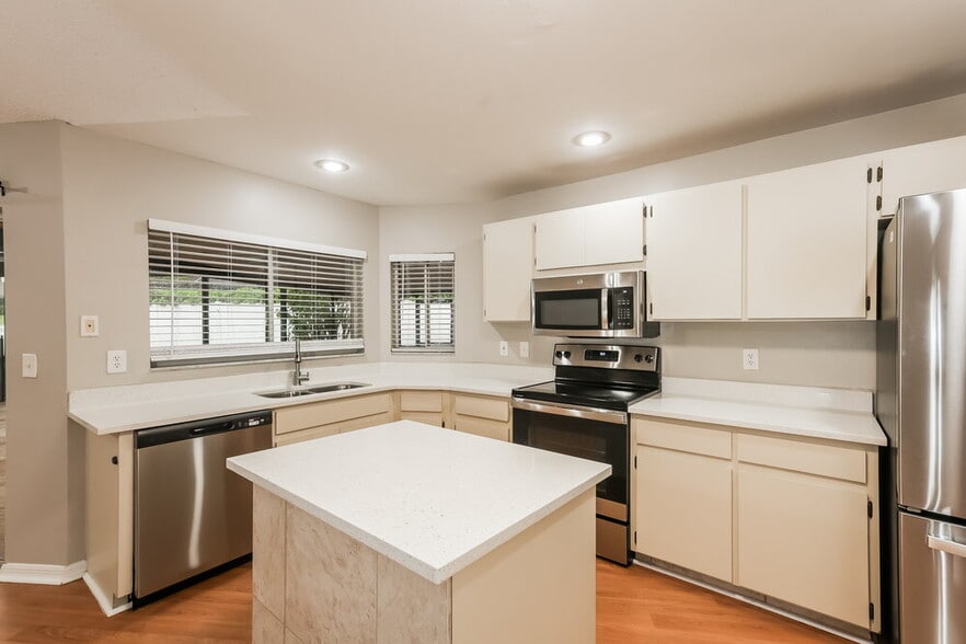 Building Photo - 2612 Brianholly Dr