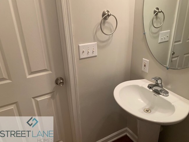 Building Photo - Charming 3 Bedroom in Columbus!