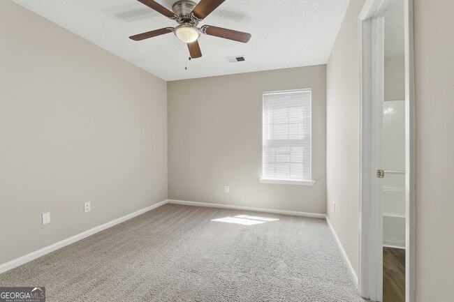 Building Photo - 130 S Fairfield Dr
