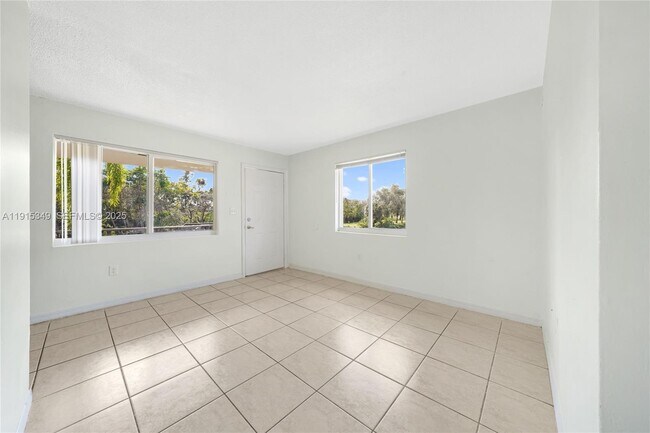 Building Photo - 480 NW 24th Ave