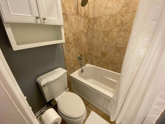 Building Photo - 2244 N Dayton St