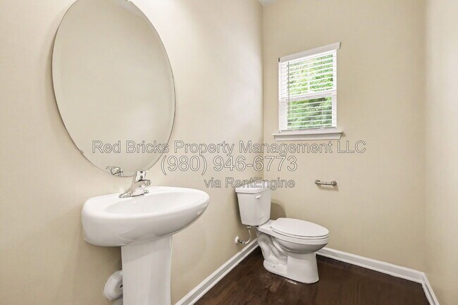 Building Photo - 5013 Spring Arbor Ln