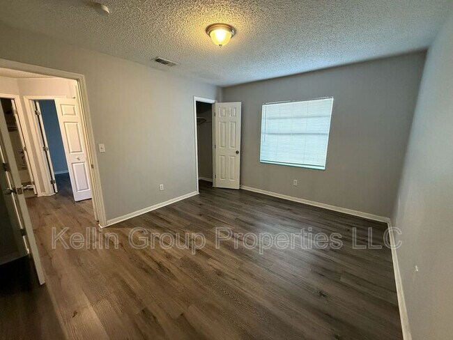 Building Photo - 1039 N Brunnell Pkwy