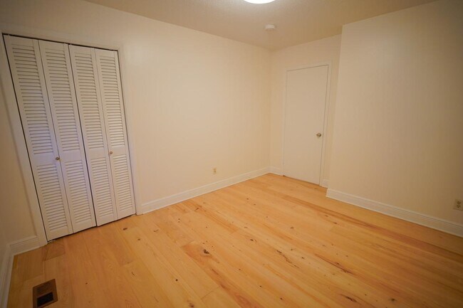 Building Photo - 2328 Armistead Rd
