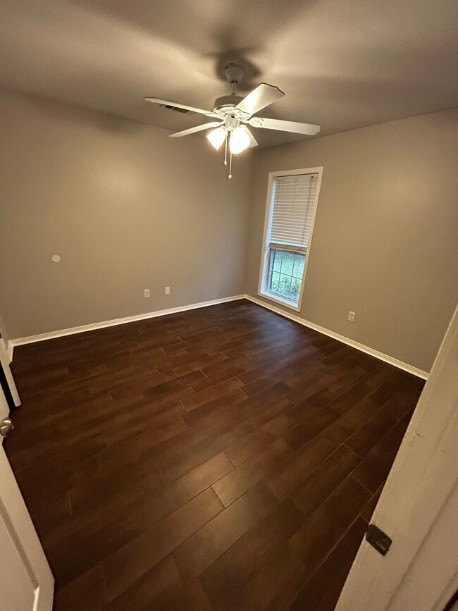 Building Photo - 110 Mohawk Cir