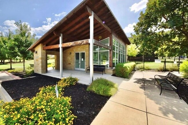 Building Photo - 1005 Winnsboro Lp