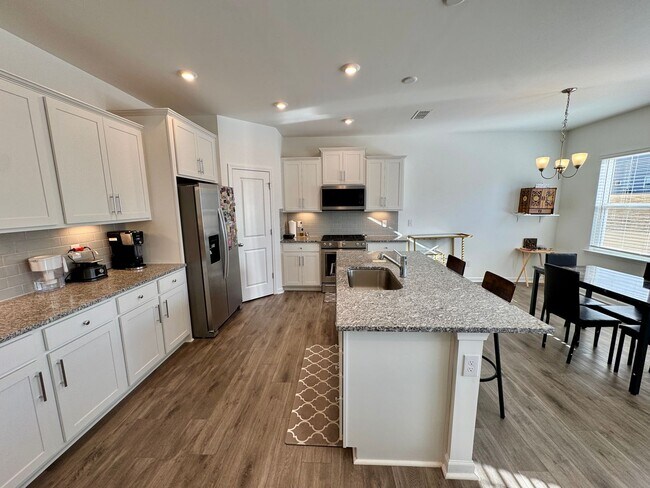 Building Photo - Beautiful 4BR/3BA Home in Parkside Crossing