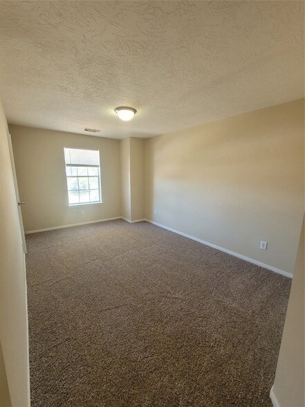 Building Photo - 17211 Brookhollow Grove Ct