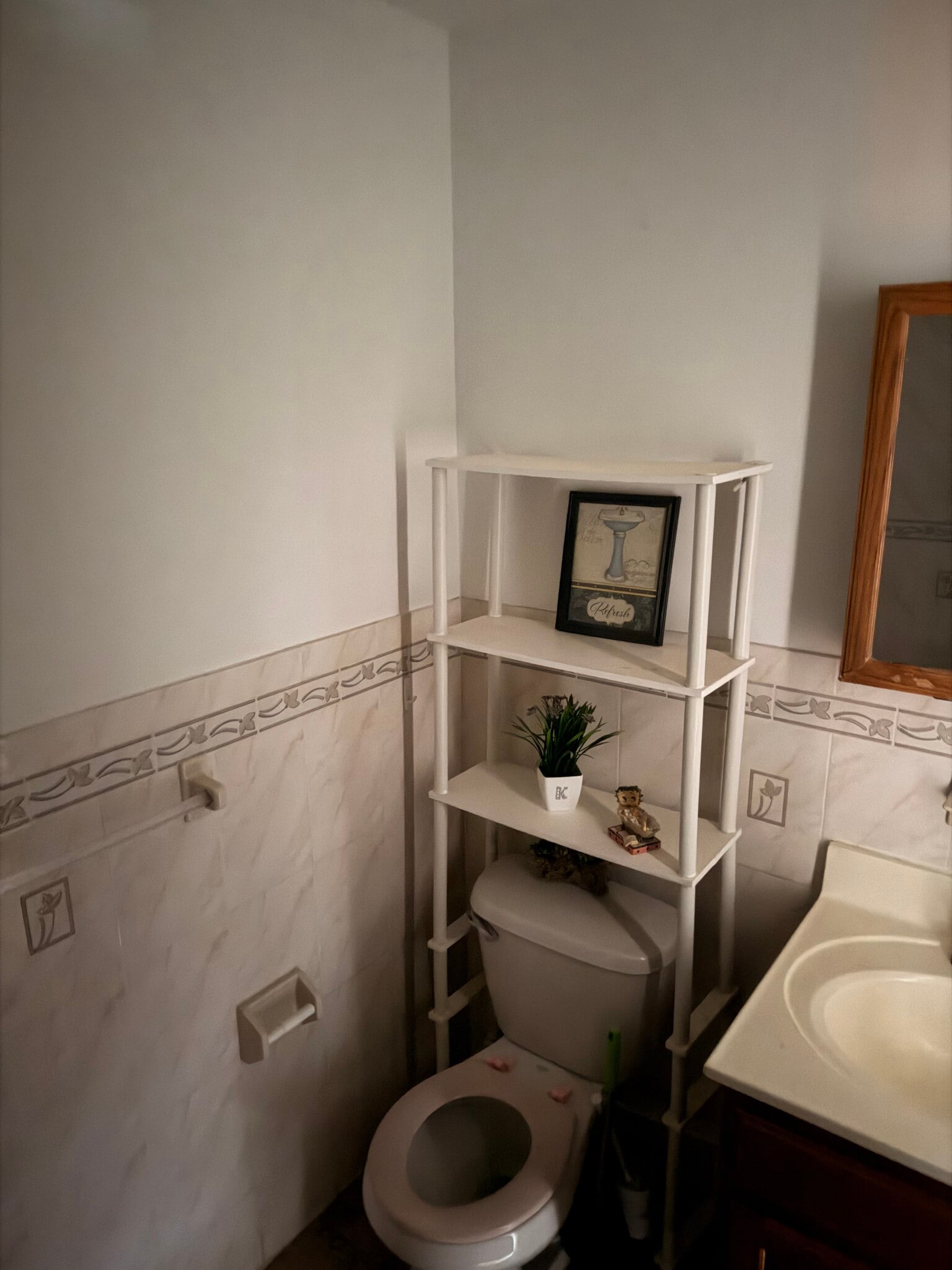 Full bath 1 - 216 Amity St