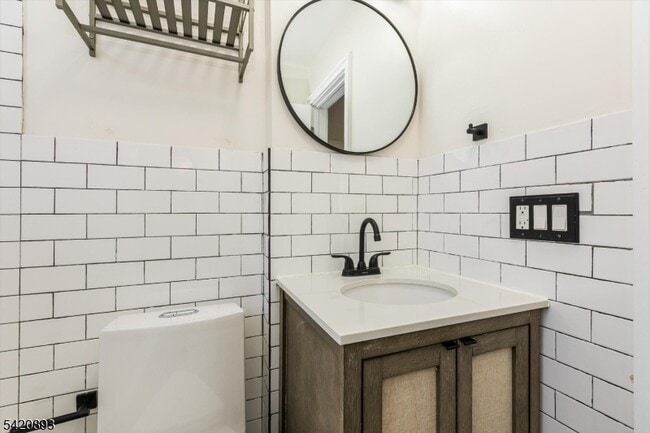 Building Photo - 43 Pleasant Way