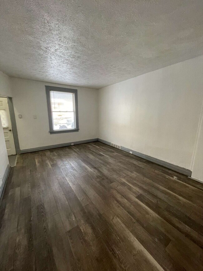 Building Photo - 618 Penn Ave