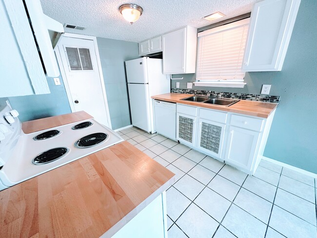Building Photo - Willowrun B