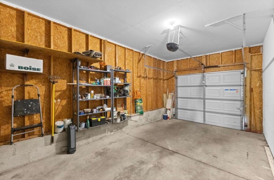 Building Photo - 1699 Ridgebury Dr