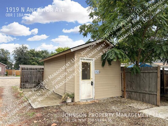 Primary Photo - Cozy West Boise Studio Cottage with Utilit...