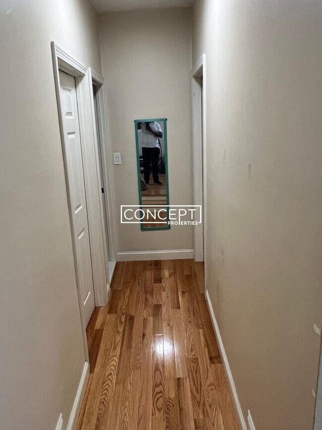 Building Photo - 19 Peterborough St