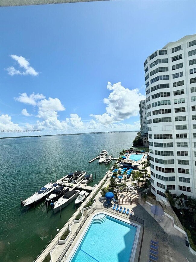 Building Photo - 801 Brickell Bay Dr
