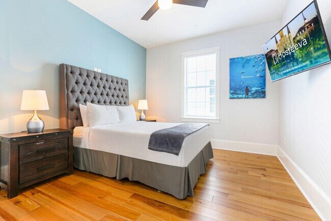 Building Photo - 1218 Carondelet St