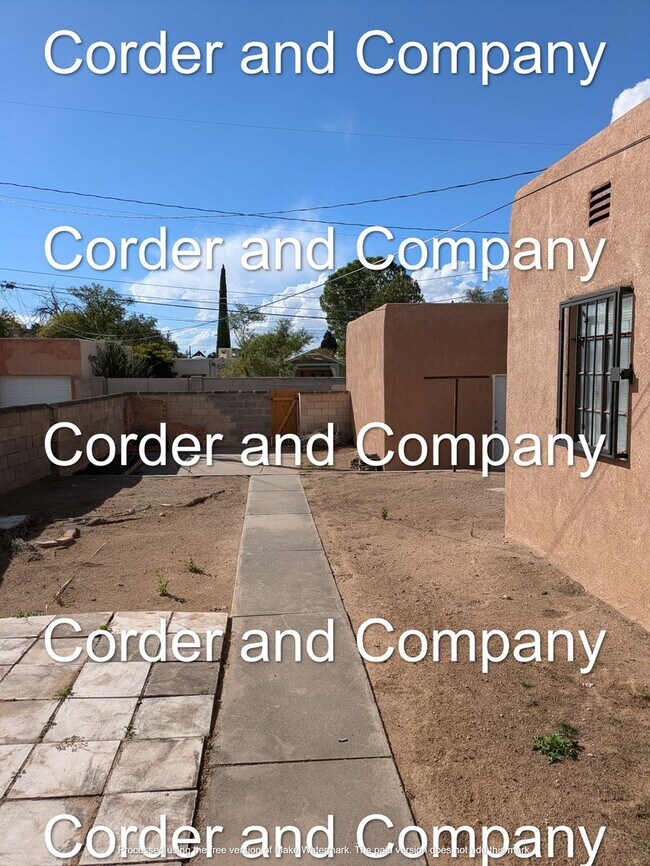 Building Photo - 211-1211 Adams St NE