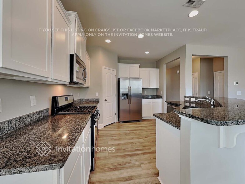 Building Photo - 41 Needham Ln