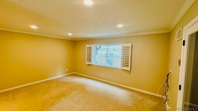 Building Photo - 7425 Charmant Dr