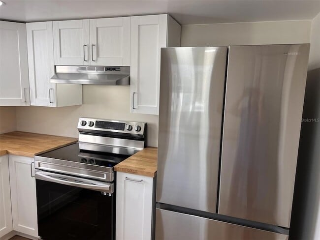 Building Photo - 1120 N Shore Dr NE