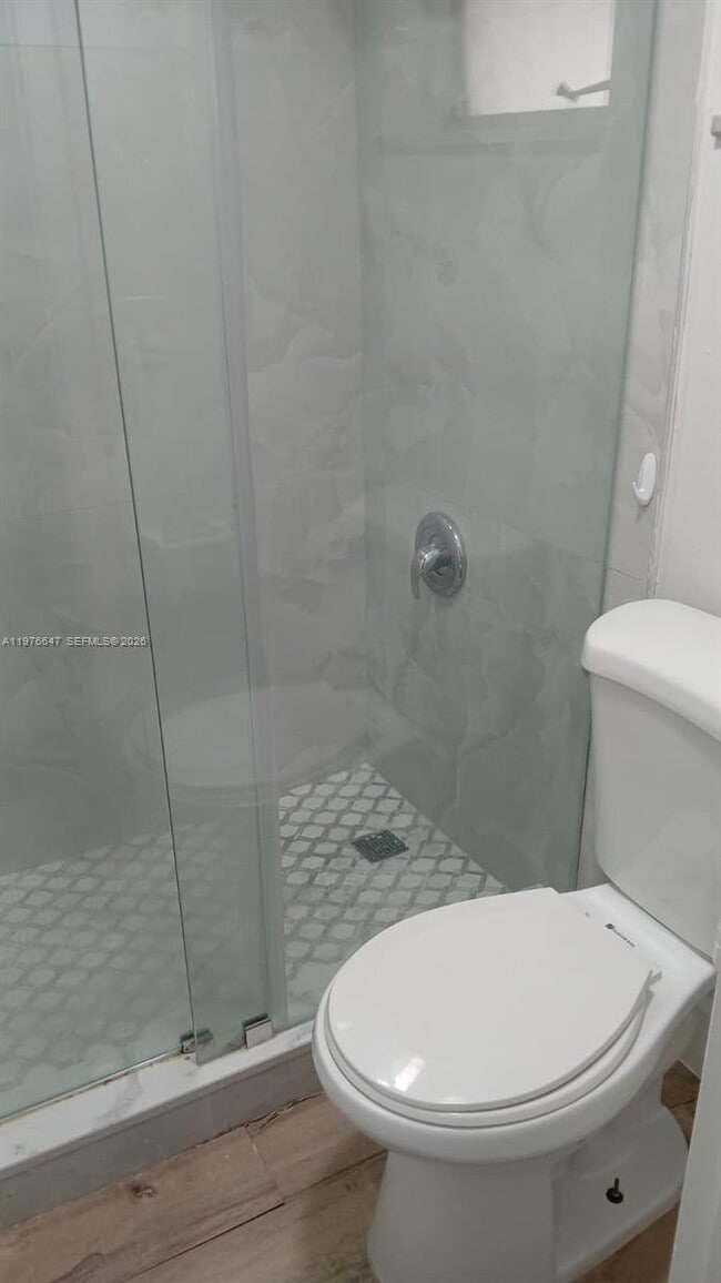 Building Photo - 8820 Fontainebleau Blvd