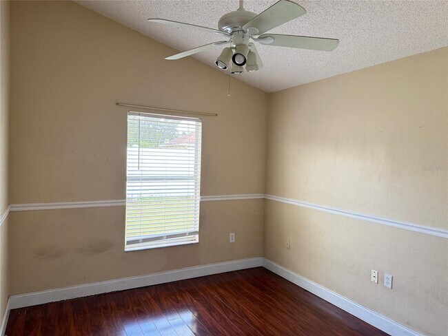Building Photo - 2509 Balmoral Dr