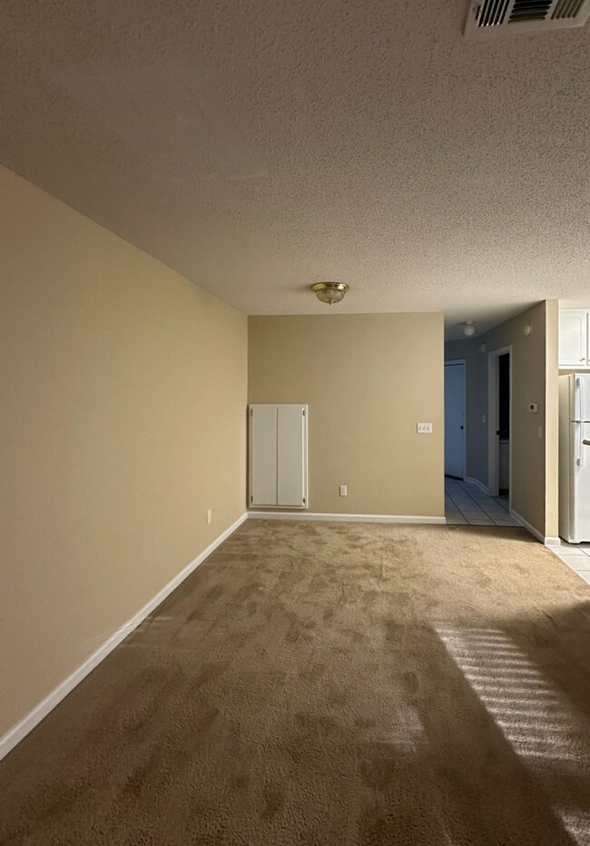 Building Photo - Briarwood West!!!