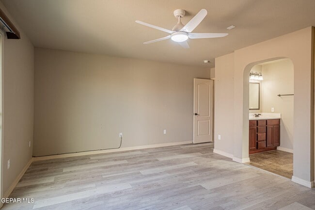 Building Photo - 14501 Meadow Lawn