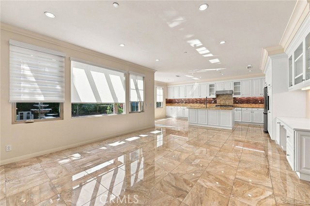 Building Photo - 34 Brindisi