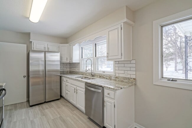 Building Photo - 1610 9th Ave N