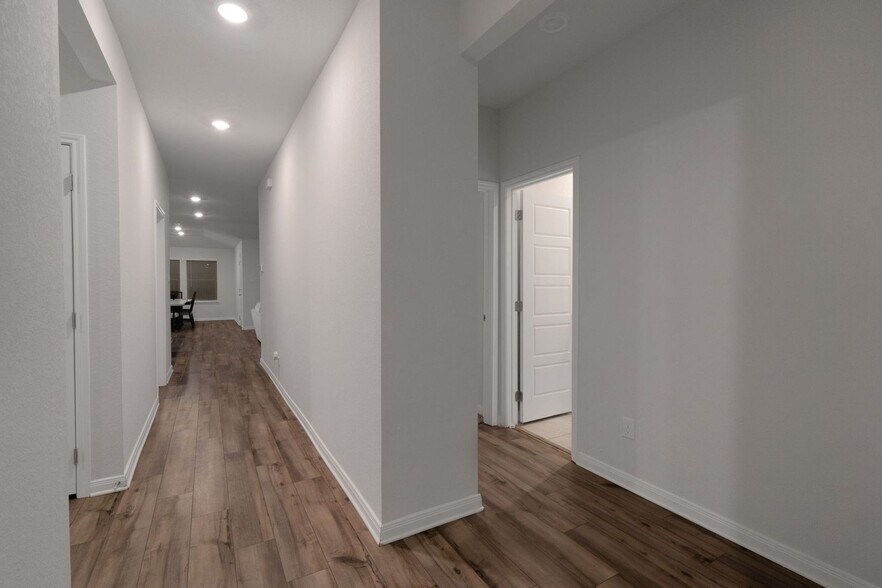 Building Photo - 3025 Charyn Wy