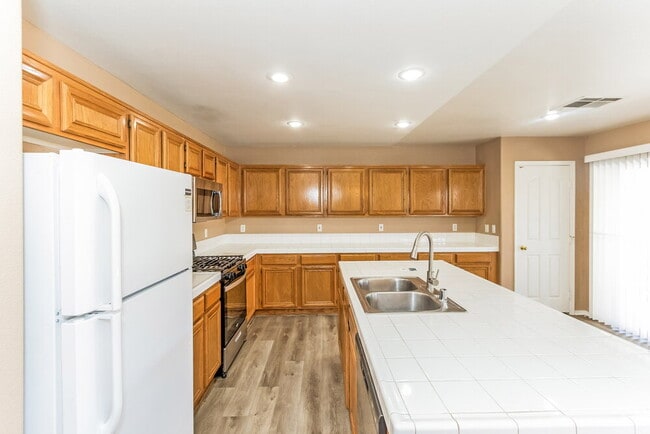 Building Photo - 9060 Malarga St