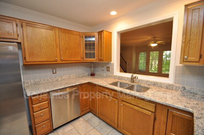 Building Photo - 240 Beechtree Dr