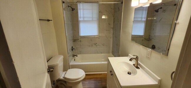 Building Photo - 4 bedroom home in Midtown Columbus