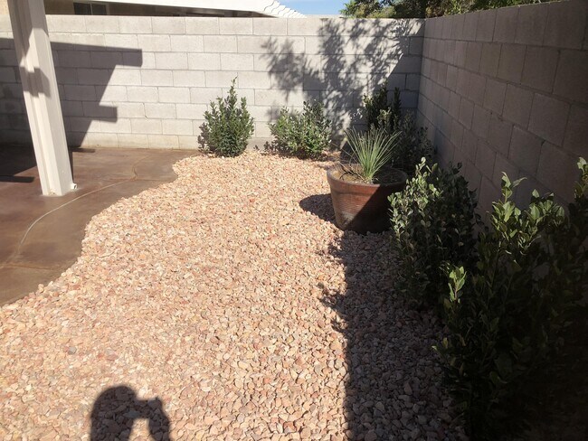 Building Photo - 198 Crown Imperial St