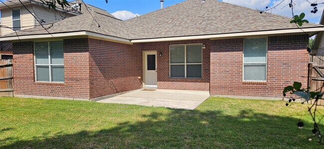 Building Photo - 23319 W Pine Ivy Ln