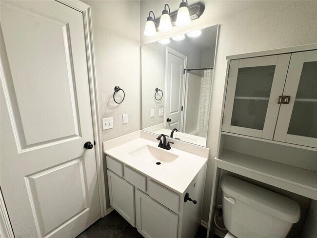 Building Photo - 11504 SW 8th Cir